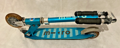 Micro scooter with - side, stand